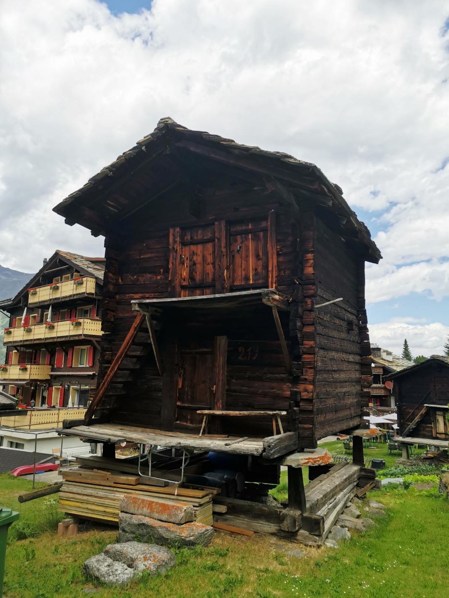 Hotel Alpina Grächen Eksteriør billede